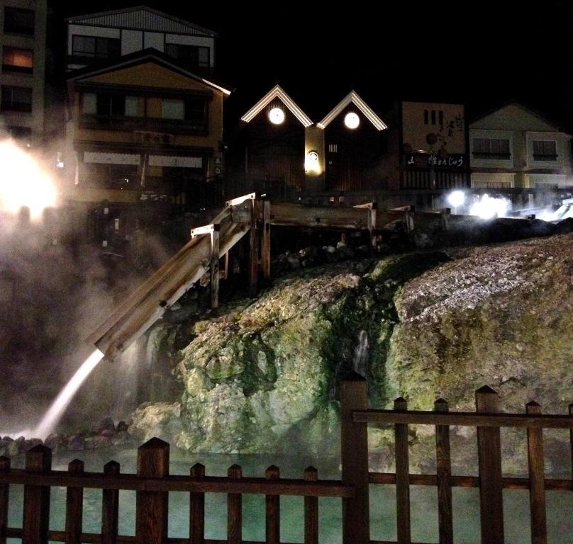 Отель Yubatake Souan Кусацу Экстерьер фото